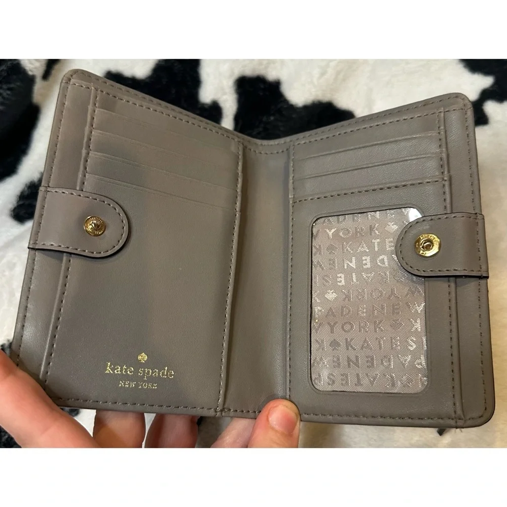 KATE SPADE Tellie Bixby Place Patent Leather‎ Bifold Wallet - Gray Dusk City